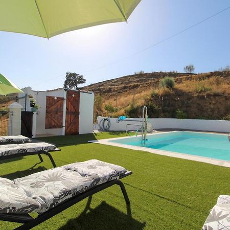 4 Bedroom Gorgeous Home In Sedella エクステリア 写真